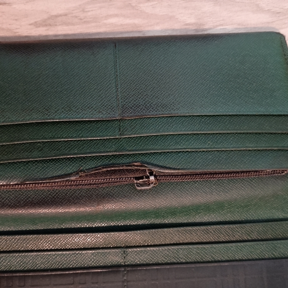 Burberry - dark green wallet bifold - Authentic - Picture 12 of 15